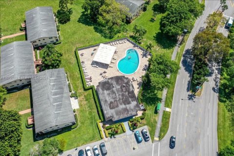 Copropriété à vendre à Deerfield Beach, Floride: 2 chambres, 79.9 m2 № 1409035 - photo 5