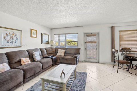 Condo in Deerfield Beach, Florida, 2 bedrooms  № 1409035 - photo 7