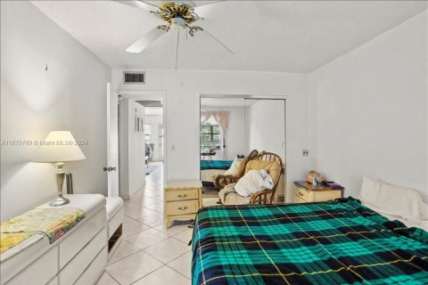 Condo in Deerfield Beach, Florida, 2 bedrooms  № 1409035 - photo 14