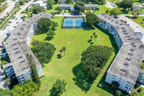 Copropriété à vendre à Deerfield Beach, Floride: 2 chambres, 79.9 m2 № 1409035 - photo 4