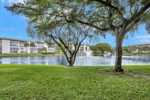 Condo in Coconut Creek, Florida, 2 bedrooms  № 1104343 - photo 15