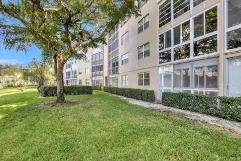 Condo in Coconut Creek, Florida, 2 bedrooms  № 1104343 - photo 10