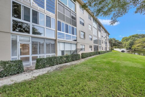 Condo in Coconut Creek, Florida, 2 bedrooms  № 1104343 - photo 11