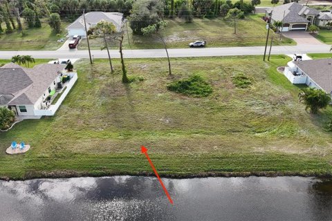 Terreno en venta en Rotonda, Florida № 847105 - foto 3