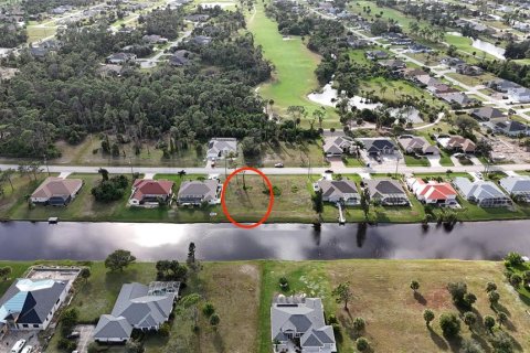 Terreno en venta en Rotonda, Florida № 847105 - foto 1