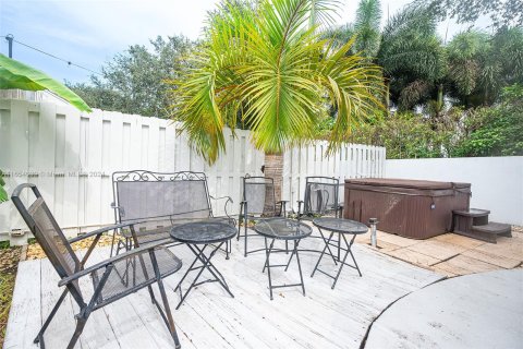 Casa en venta en Miramar, Florida, 4 dormitorios, 166.67 m2 № 1348699 - foto 23