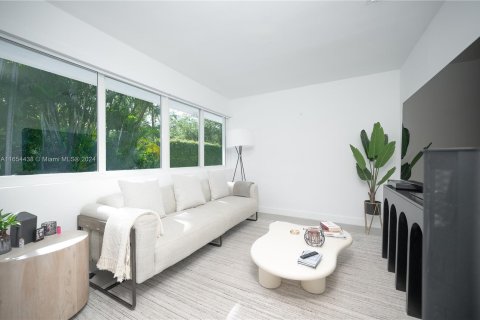 Casa en venta en Coral Gables, Florida, 4 dormitorios, 190.45 m2 № 1348955 - foto 11