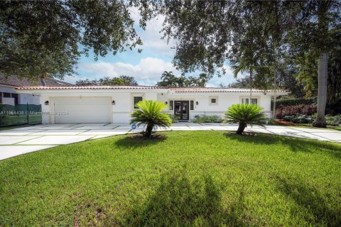 Villa ou maison à vendre à Coral Gables, Floride: 4 chambres, 190.45 m2 № 1348955 - photo 1