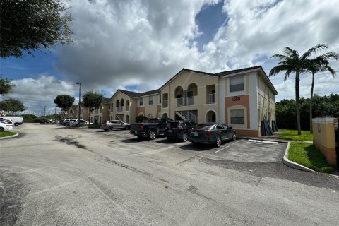 Condo in Homestead, Florida, 2 bedrooms  № 1348742 - photo 12