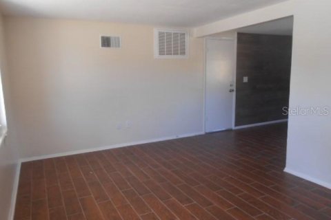 House in Holiday, Florida 3 bedrooms, 88.81 sq.m. № 1303645 - photo 2