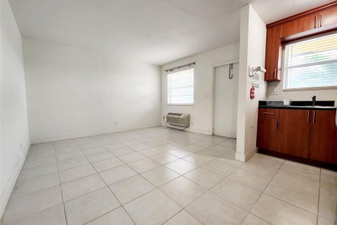 Condominio en venta en Oakland Park, Florida, 1 dormitorio, 51.1 m2 № 913712 - foto 18
