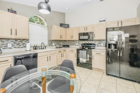 Villa ou maison à vendre à Kissimmee, Floride: 4 chambres, 166.39 m2 № 1280497 - photo 28