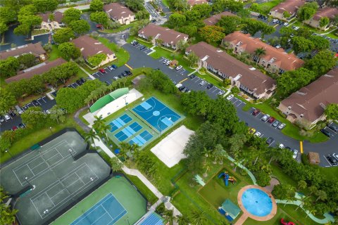 Condo in Doral, Florida, 2 bedrooms  № 1230920 - photo 28