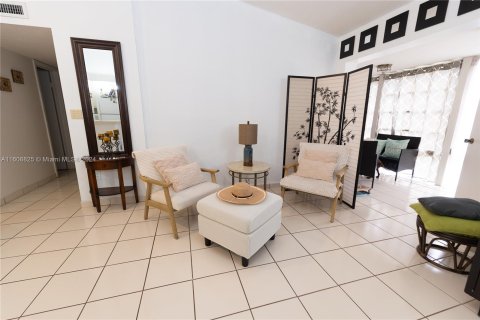 Copropriété à vendre à Doral, Floride: 2 chambres, 76.83 m2 № 1230920 - photo 9