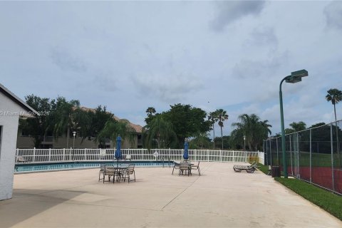 Copropriété à vendre à Weston, Floride: 3 chambres, 158.58 m2 № 1240227 - photo 4