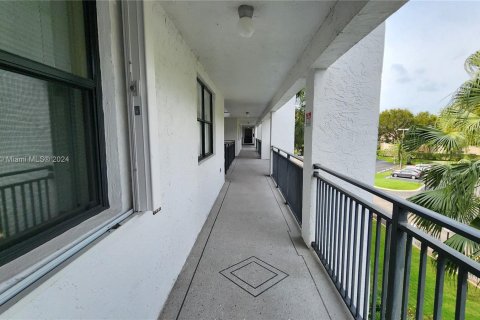 Copropriété à vendre à Weston, Floride: 3 chambres, 158.58 m2 № 1240227 - photo 20