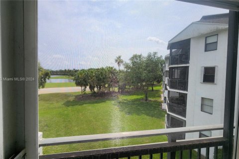 Condo in Weston, Florida, 3 bedrooms  № 1240227 - photo 6