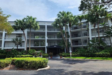 Copropriété à vendre à Weston, Floride: 3 chambres, 158.58 m2 № 1240227 - photo 1