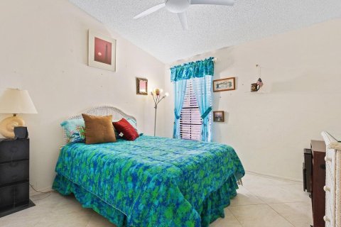 Condo in Boynton Beach, Florida, 2 bedrooms  № 998584 - photo 18