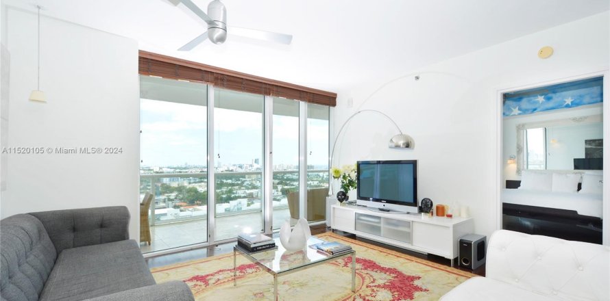 Condo in Miami Beach, Florida, 2 bedrooms  № 967576