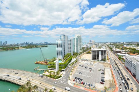 Condo in Miami Beach, Florida, 2 bedrooms  № 967576 - photo 12