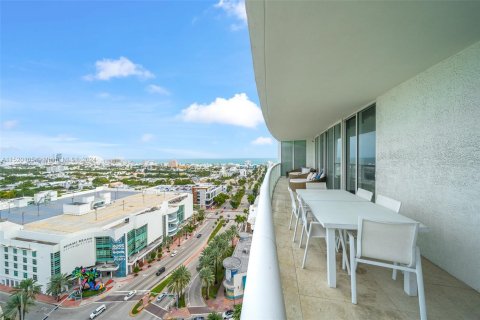 Condo in Miami Beach, Florida, 2 bedrooms  № 967576 - photo 24