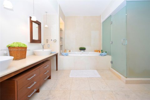 Condominio en venta en Miami Beach, Florida, 2 dormitorios, 134.89 m2 № 967576 - foto 4