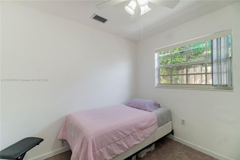 Casa en venta en Hollywood, Florida, 4 dormitorios № 967896 - foto 26