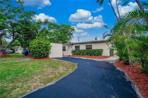 House in Hollywood, Florida 4 bedrooms № 967896 - photo 11
