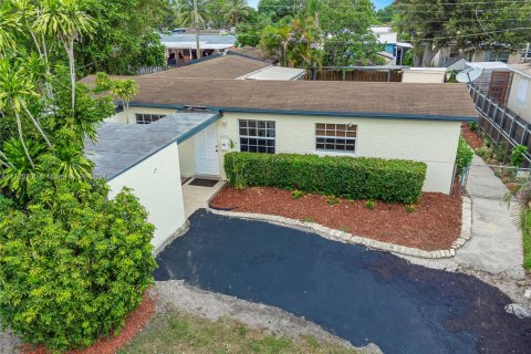 House in Hollywood, Florida 4 bedrooms № 967896 - photo 2