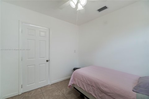 House in Hollywood, Florida 4 bedrooms № 967896 - photo 27