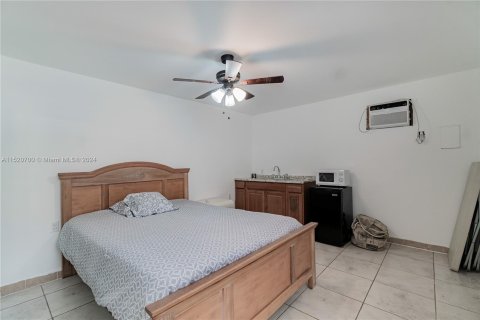 House in Hollywood, Florida 4 bedrooms № 967896 - photo 25