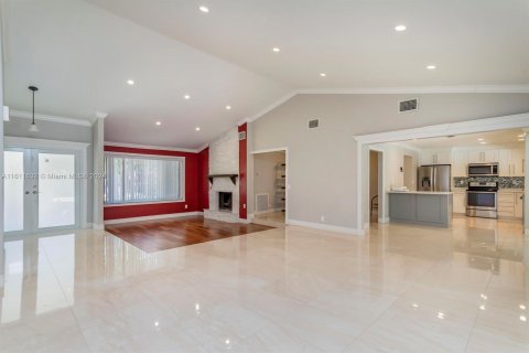 House in Boca Raton, Florida 5 bedrooms, 228.17 sq.m. № 1238800 - photo 5