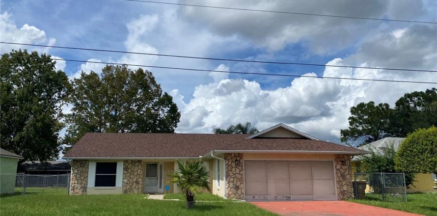 House in Kissimmee, Florida 3 bedrooms, 144.65 sq.m. № 748495