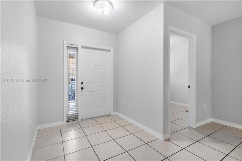 Adosado en venta en Hialeah, Florida, 3 dormitorios, 116.69 m2 № 1321265 - foto 4