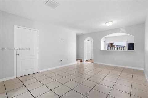 Touwnhouse à vendre à Hialeah, Floride: 3 chambres, 116.69 m2 № 1321265 - photo 3