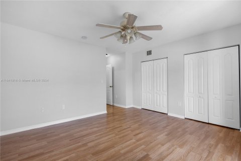 Touwnhouse à vendre à Hialeah, Floride: 3 chambres, 116.69 m2 № 1321265 - photo 15