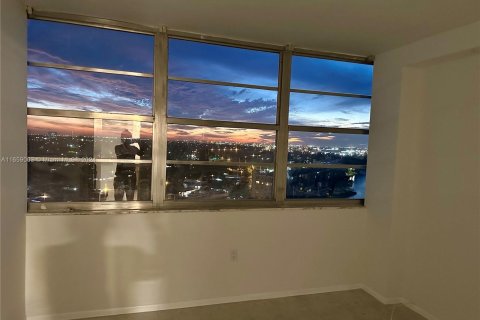 Copropriété à vendre à Miami, Floride: 2 chambres, 105.91 m2 № 1383047 - photo 14