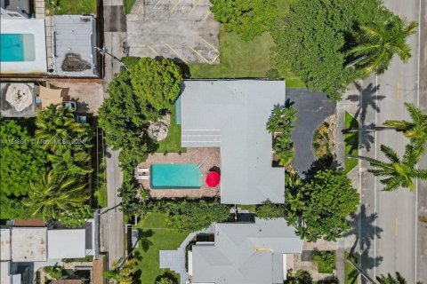 Casa en venta en Hollywood, Florida, 5 dormitorios, 203.36 m2 № 963111 - foto 2