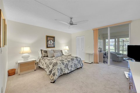 Condo in Delray Beach, Florida, 2 bedrooms  № 1099925 - photo 24