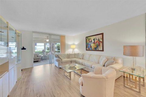 Condo in Delray Beach, Florida, 2 bedrooms  № 1099925 - photo 28