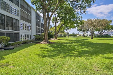 Condo in Delray Beach, Florida, 2 bedrooms  № 1099925 - photo 1