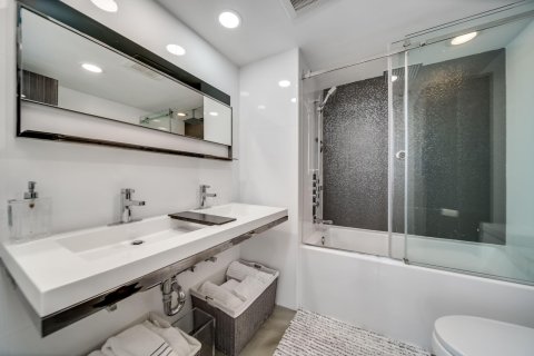 Copropriété à vendre à Fort Lauderdale, Floride: 2 chambres, 111.48 m2 № 1099972 - photo 17