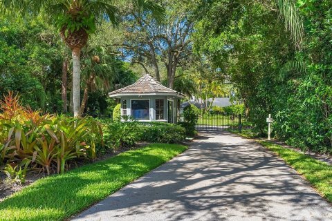 House in Vero Beach, Florida 4 bedrooms, 267.74 sq.m. № 1207456 - photo 2