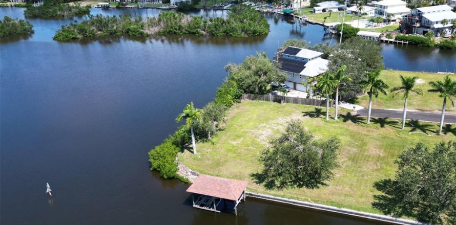 Terreno en Punta Gorda, Florida № 1088852