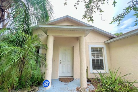 Villa ou maison à louer à Auburndale, Floride: 3 chambres, 97.83 m2 № 1340243 - photo 2