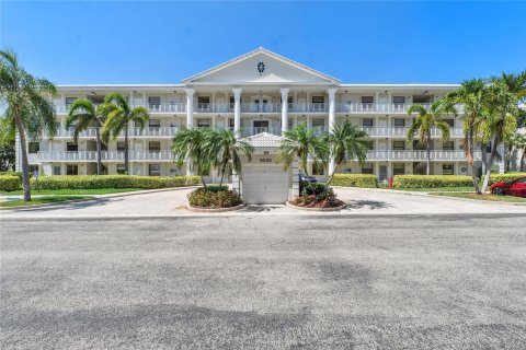 Copropriété à vendre à Boca Raton, Floride: 2 chambres, 128.67 m2 № 1187697 - photo 1