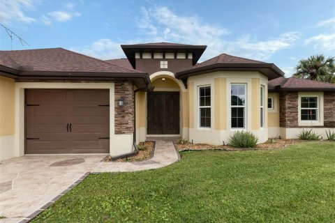 Villa ou maison à vendre à North Port, Floride: 3 chambres, 204.38 m2 № 922747 - photo 3