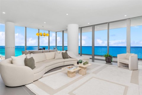 Copropriété à vendre à Hallandale Beach, Floride: 3 chambres, 270.62 m2 № 1358760 - photo 2