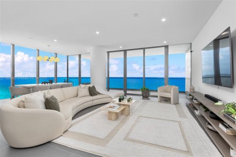 Condominio en venta en Hallandale Beach, Florida, 3 dormitorios, 270.62 m2 № 1358760 - foto 3